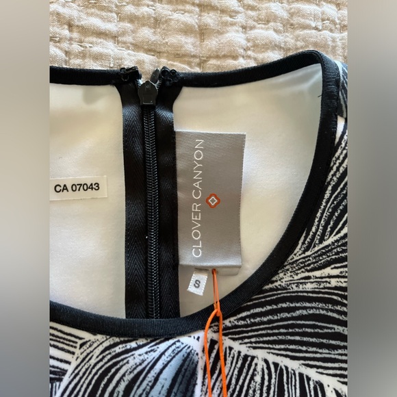 NWT Clover Canyon Jade storm Printed Scuba Stretch Dress size S - Picture 7 of 7